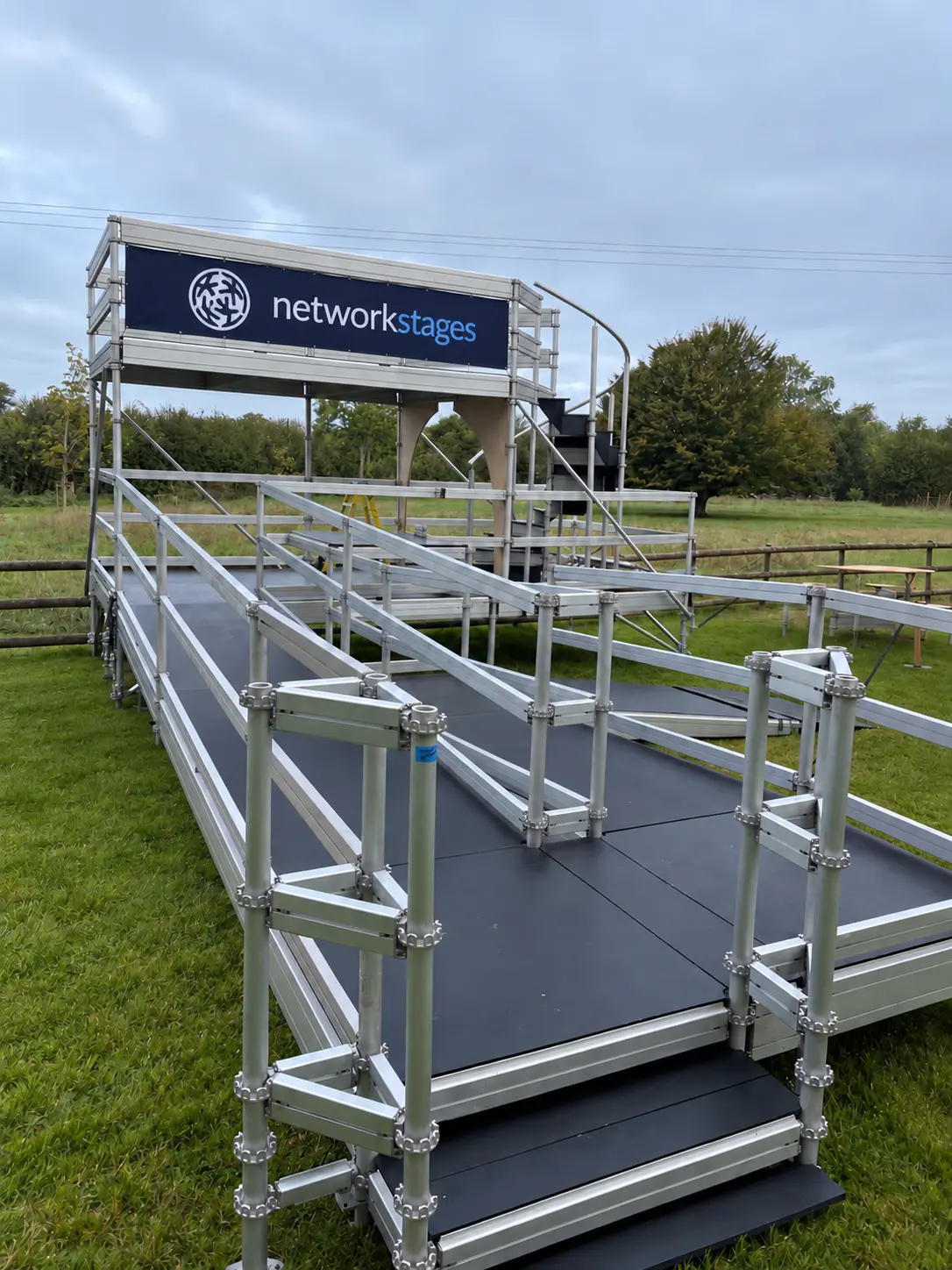 1. Network Stages stand 1. Network Stages stand
